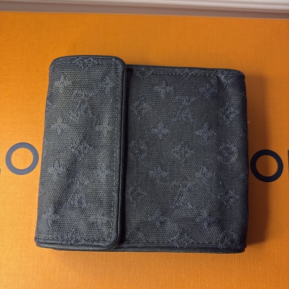 RARE🦄Authentic Navy Denim Louis Vuitton Monogram Wallet - Picture 8 of 11